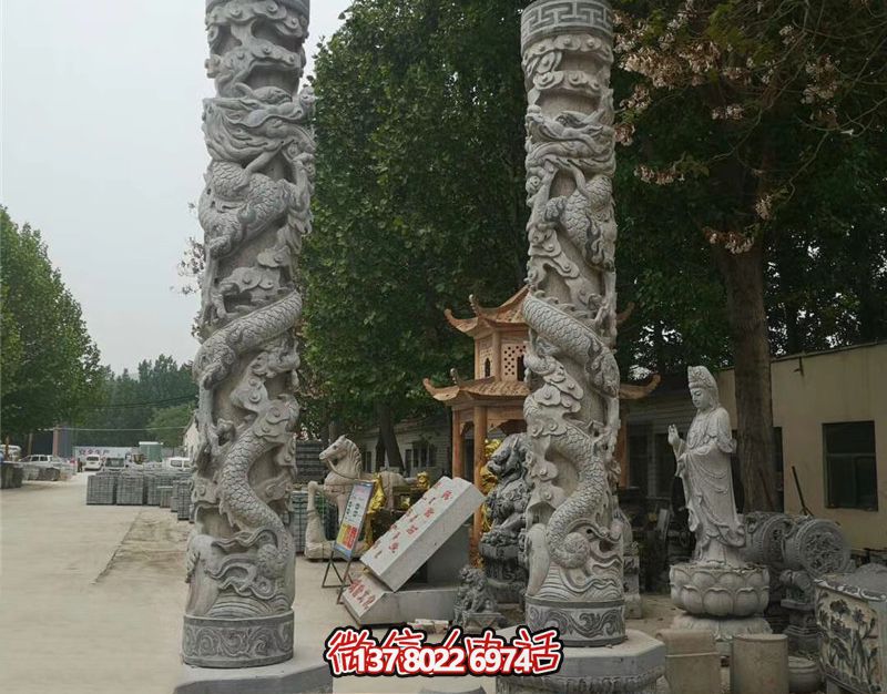 龍柱石雕，裝點(diǎn)寺廟門前