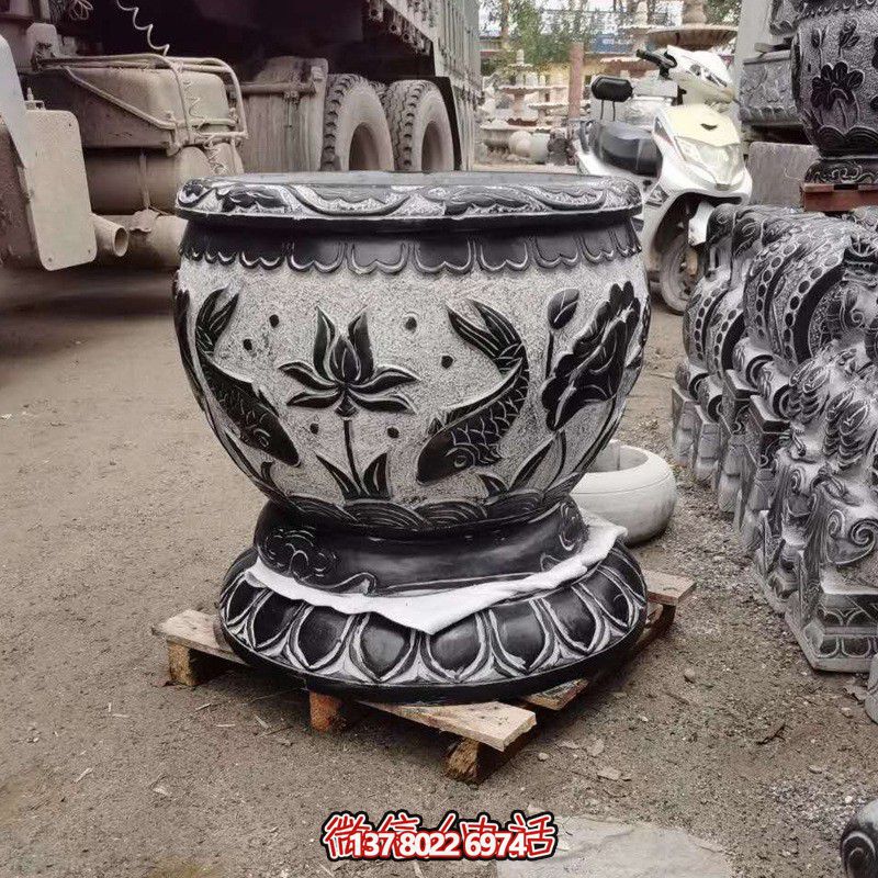雅致雙魚石雕花盆，為您的庭院增添藝術氣息