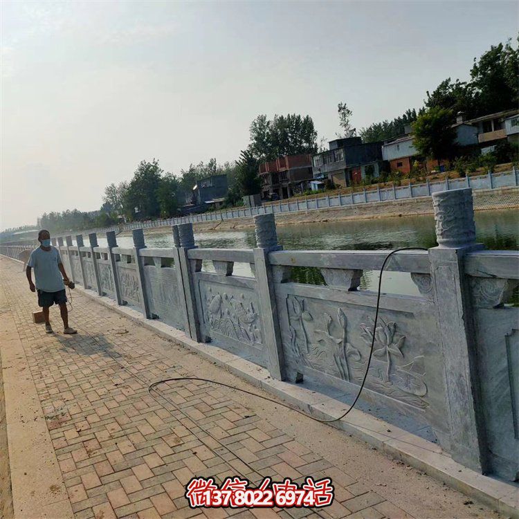 唯美的大理石欄桿雕塑，為園林景觀增添絕美風采
