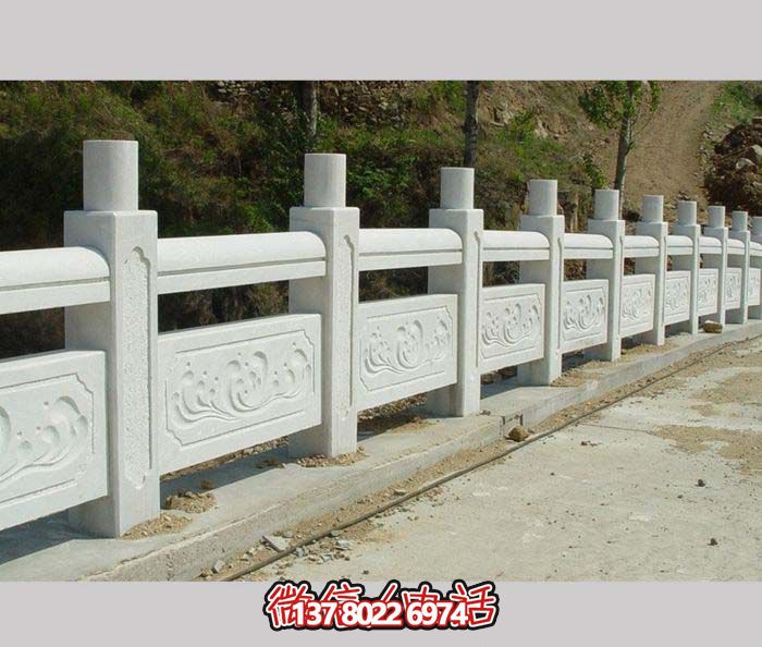 漢白玉欄桿石雕，為景區山道增添美感