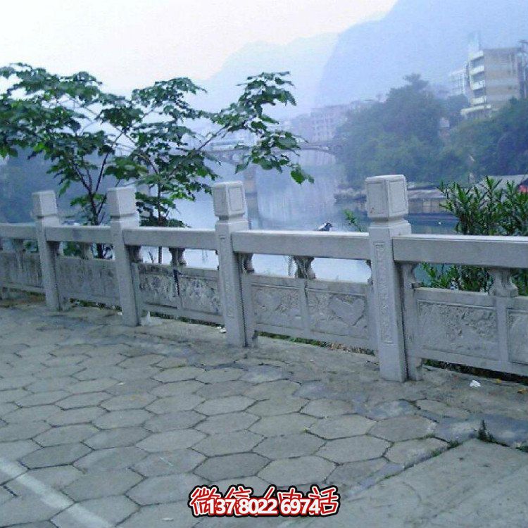 品質精良的大理石欄桿、欄板及雕塑，締造美麗景觀