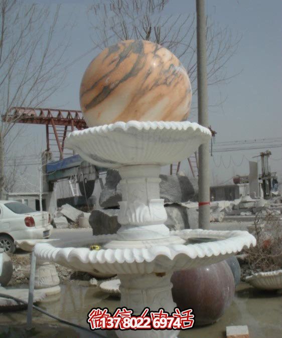 公園完美融合大理石、風水球、噴泉和雕塑的美景